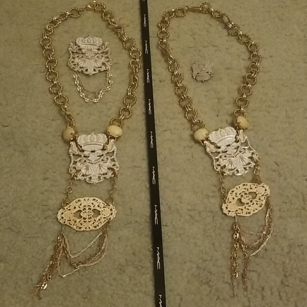 LOT 1 MAC COSMETICS NECKLACES & 1 PIN